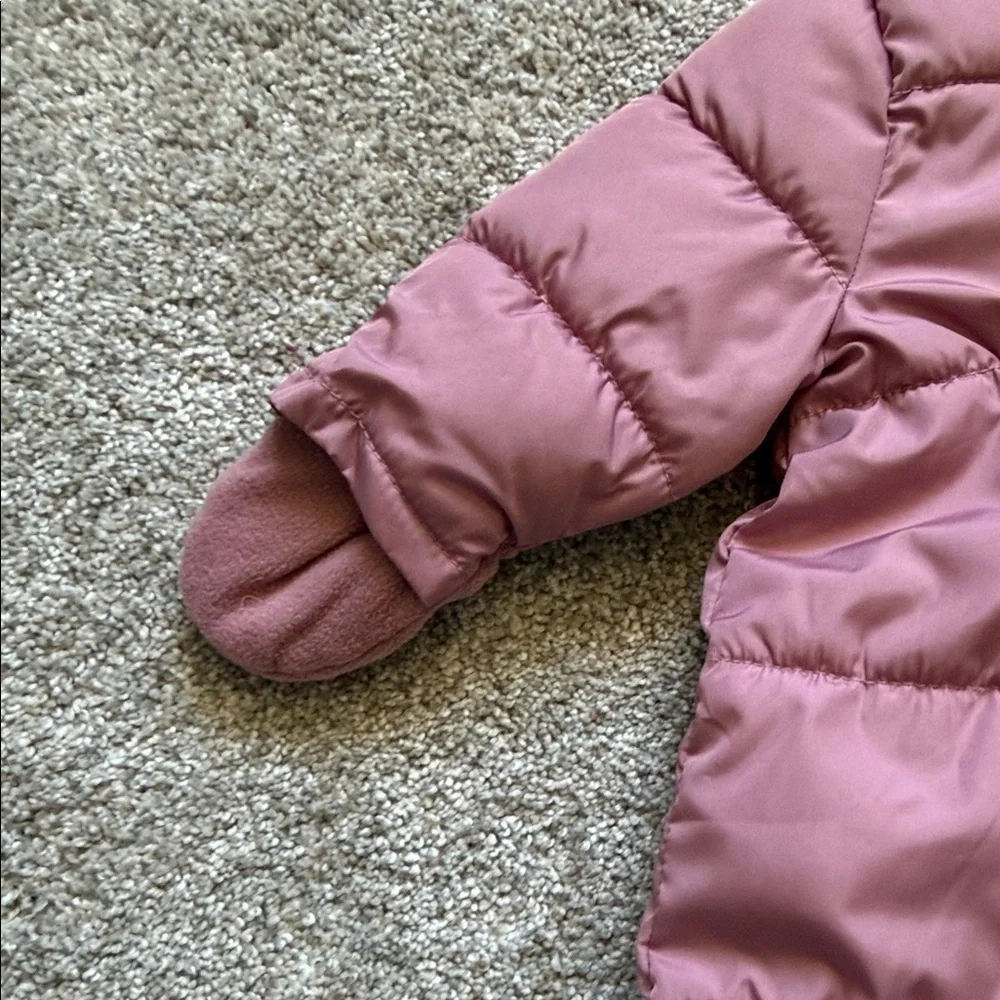 Old Navy Baby Girls Water-Resistant Frost Free Puffer Snowsuit Woodrose 0-3month